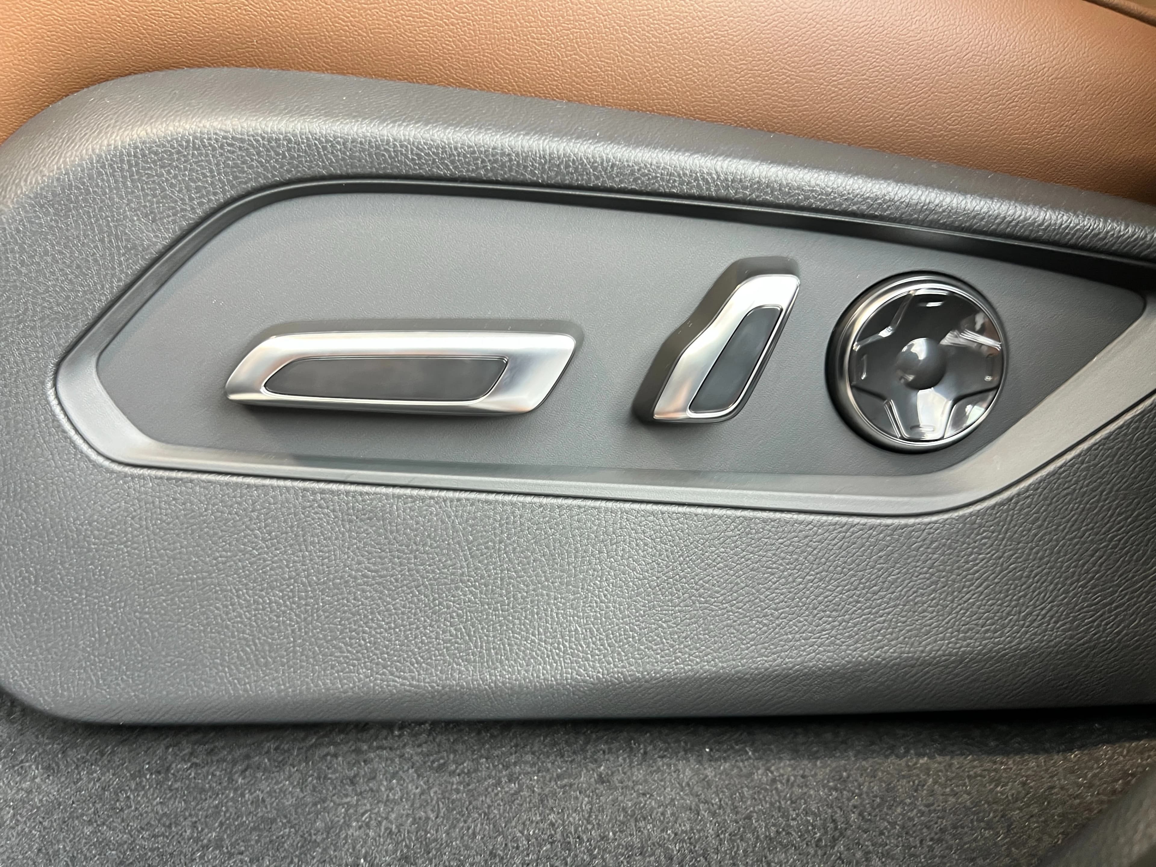 Acura MDX w/Technology Package SH-AWD 2026 — side view