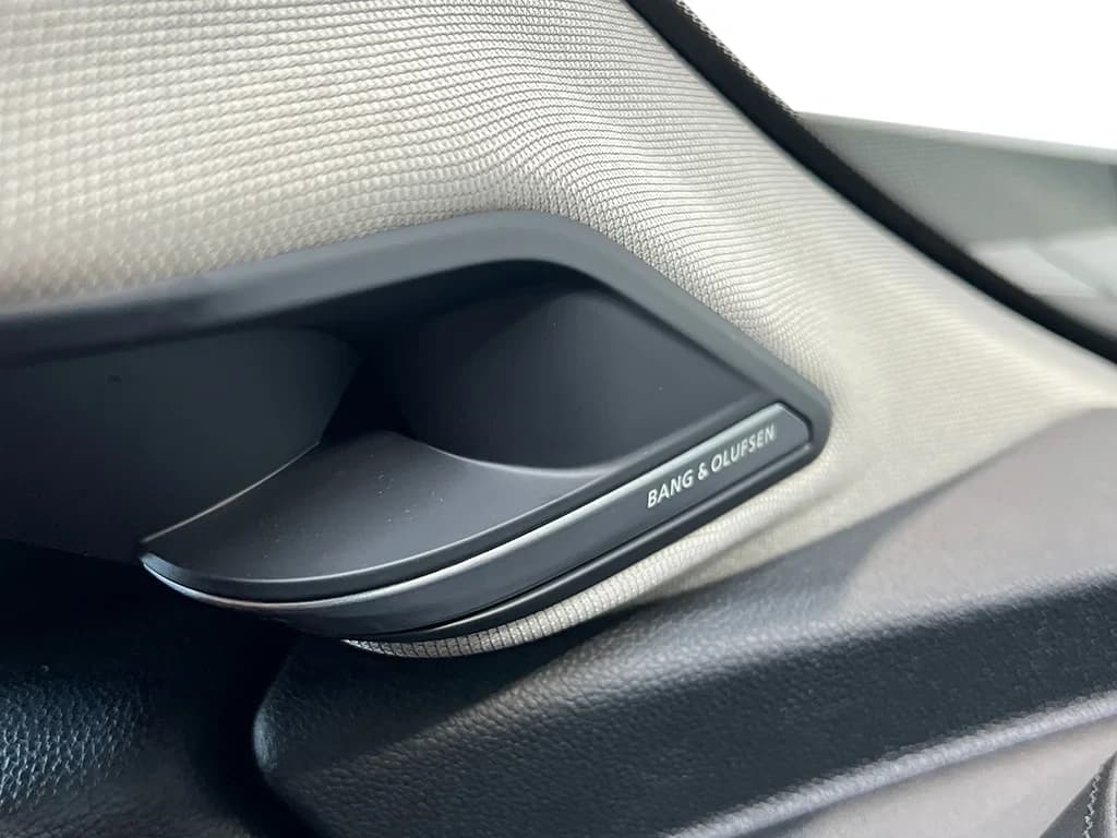 Acura MDX w/Technology Package SH-AWD 2026 — side view