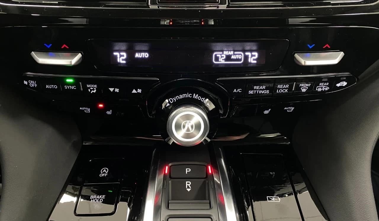 Acura MDX w/Technology Package SH-AWD 2026 — side view