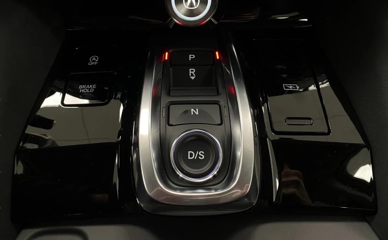 Acura MDX w/Technology Package SH-AWD 2026 — side view