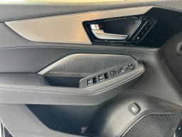 Acura MDX w/Technology Package SH-AWD 2026 — side view