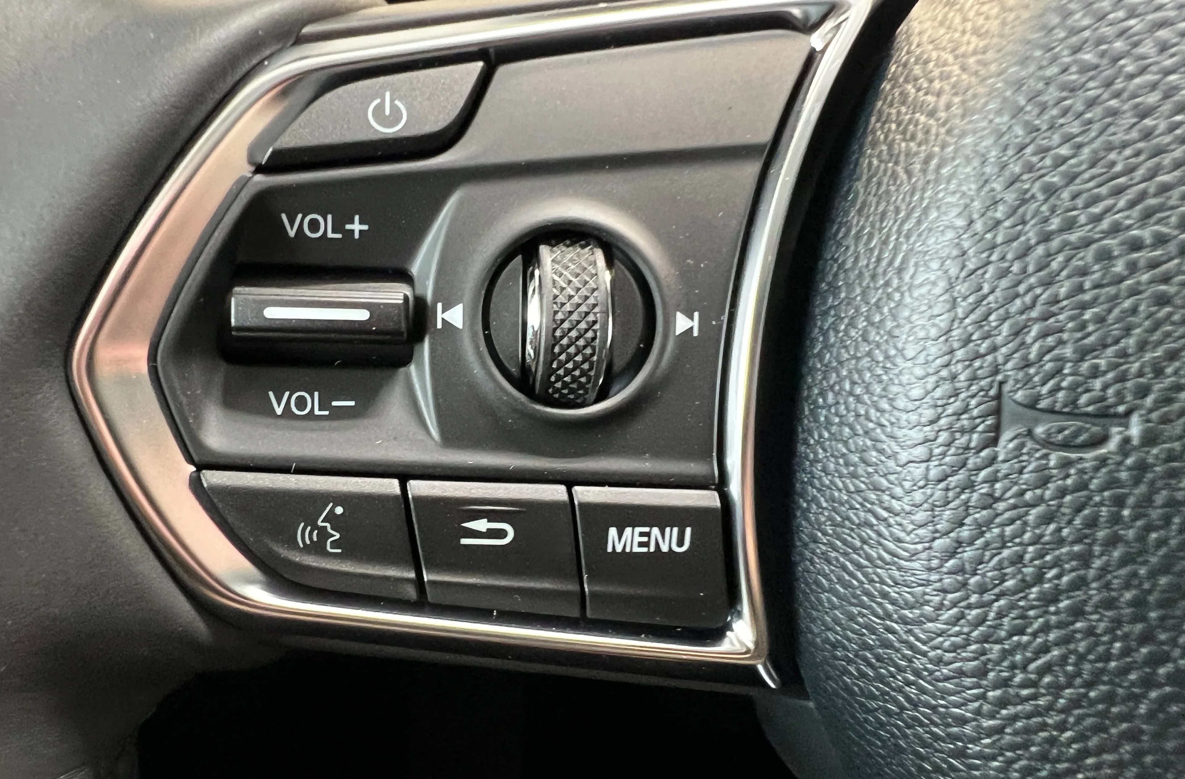 Acura MDX w/Technology Package SH-AWD 2026 — side view