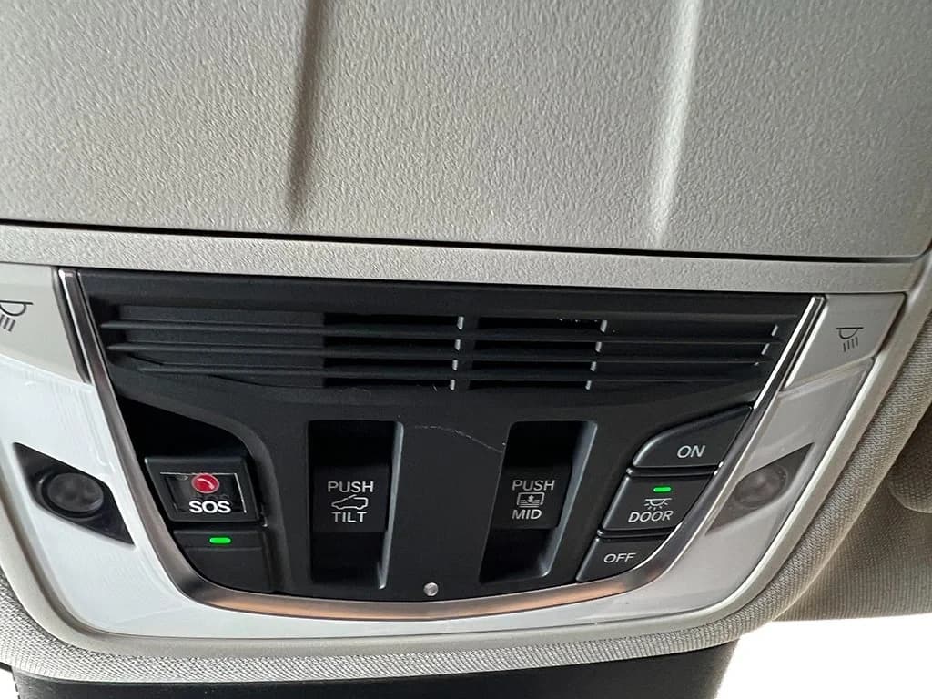 Acura MDX w/Technology Package SH-AWD 2026 — side view