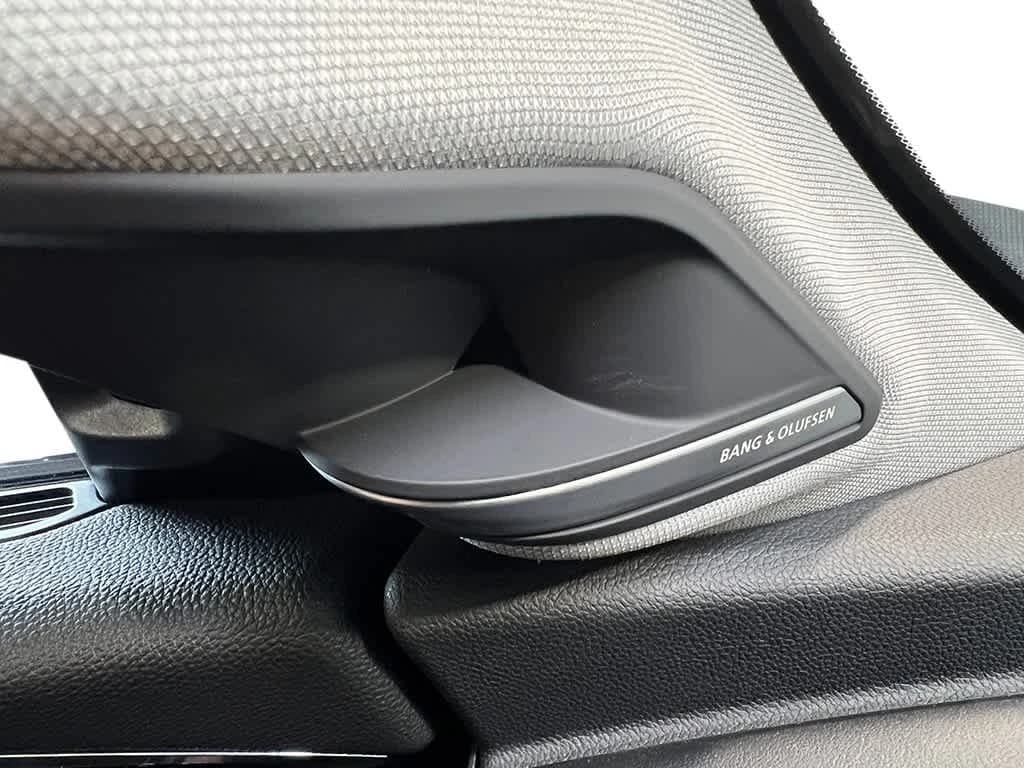 Acura MDX w/Technology Package SH-AWD 2026 — side view
