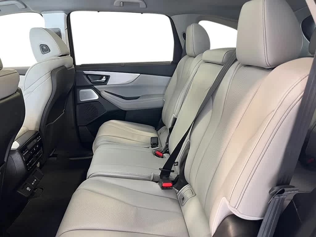 Acura MDX w/Technology Package SH-AWD 2026 — side view