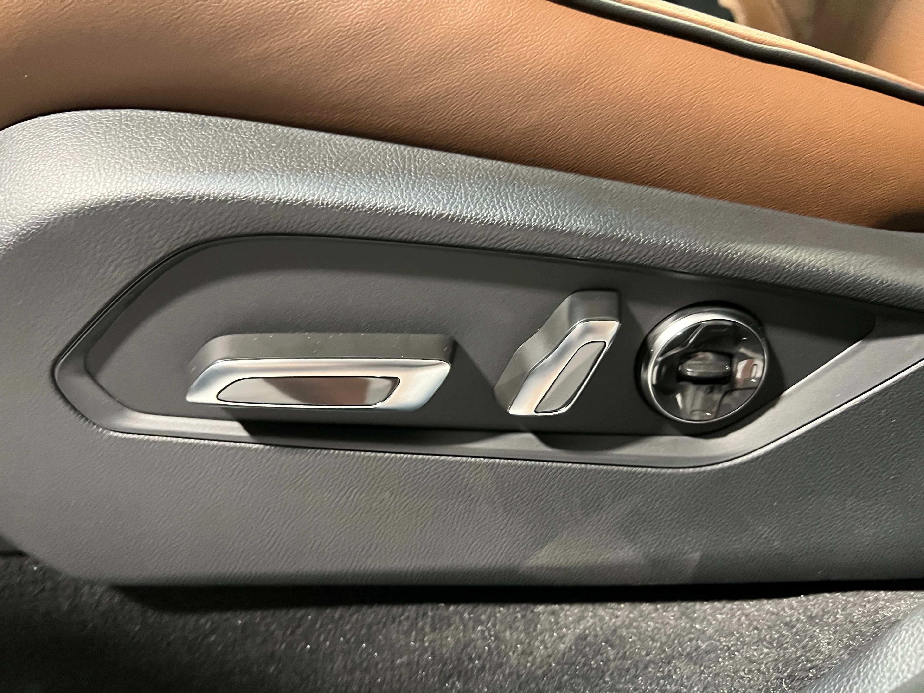 Acura MDX w/Advance Package SH-AWD 2026 — side view