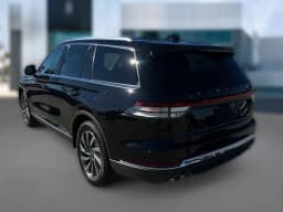 Lincoln Aviator Livery AWD 2026 — side view