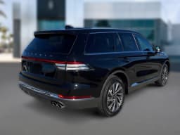 Lincoln Aviator Livery AWD 2026 — side view