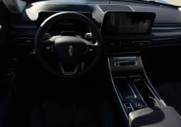 Lincoln Aviator Livery AWD 2026 — side view