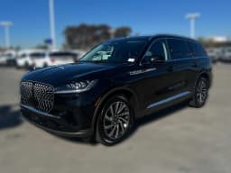Lincoln Aviator Livery AWD 2026 — side view