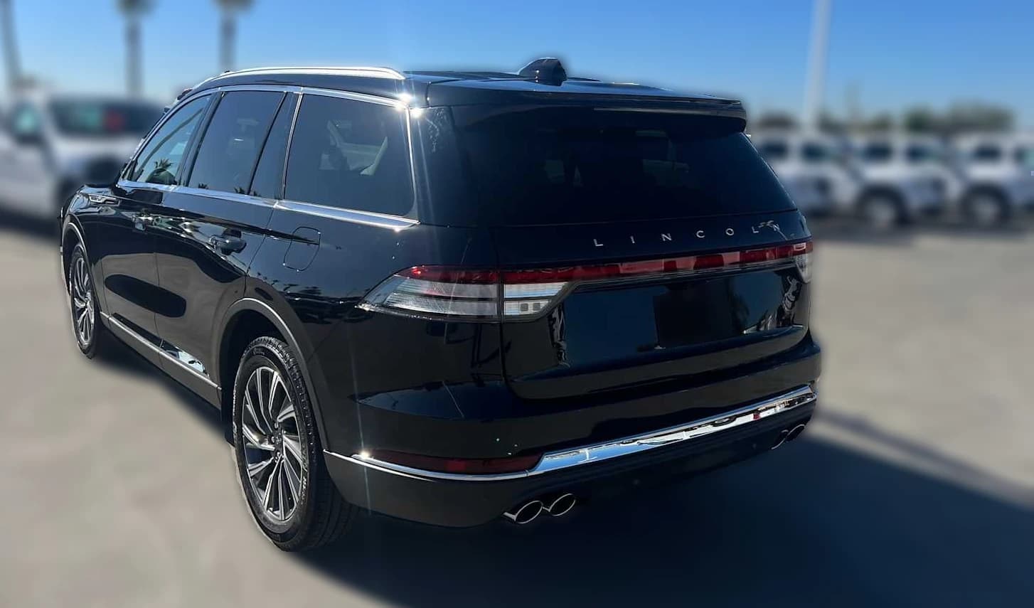 Lincoln Aviator Livery AWD 2026 — side view