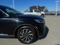 Lincoln Aviator Livery AWD 2026 — side view