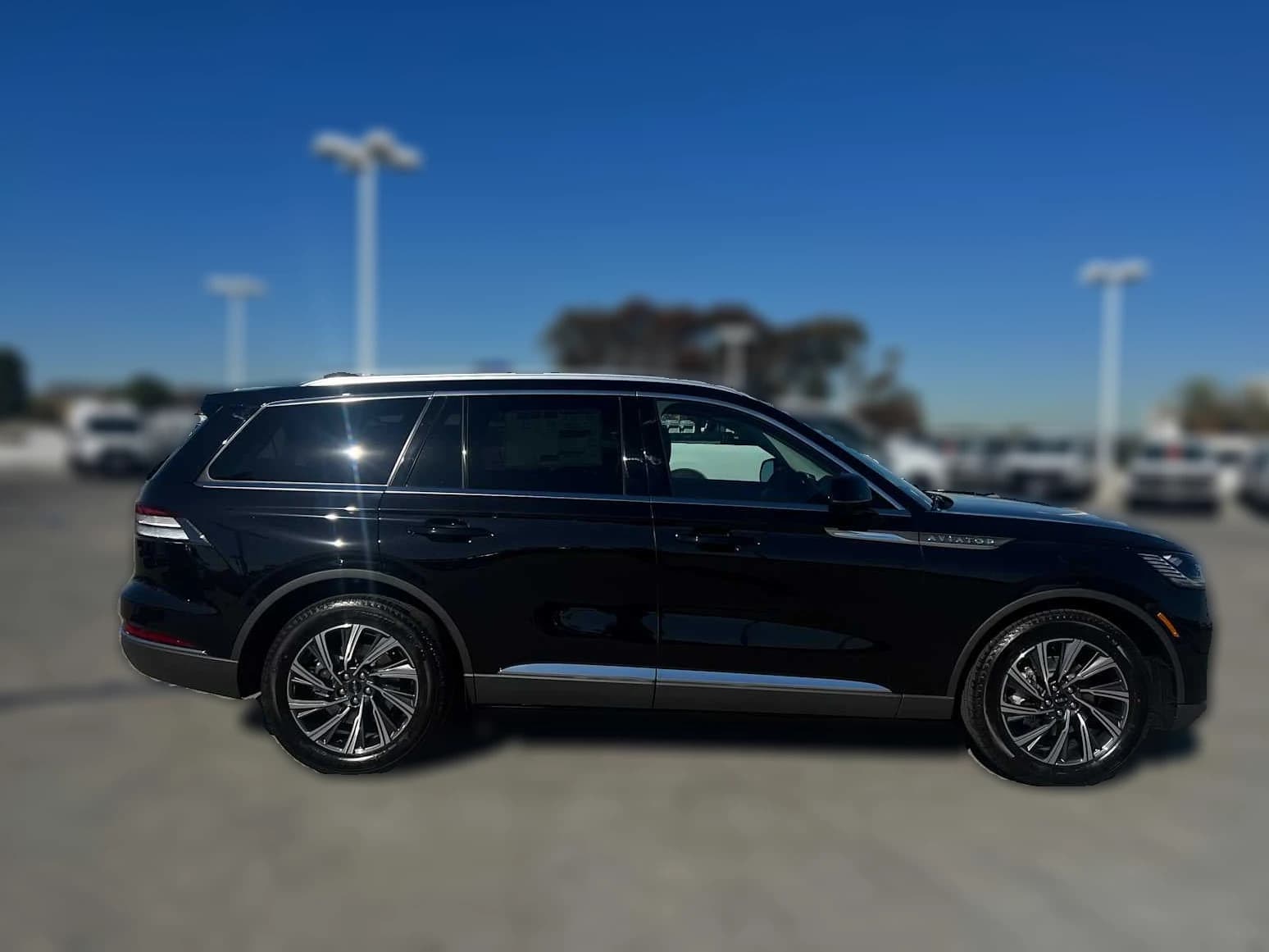 Lincoln Aviator Livery AWD 2026 — side view
