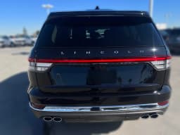 Lincoln Aviator Livery AWD 2026 — side view