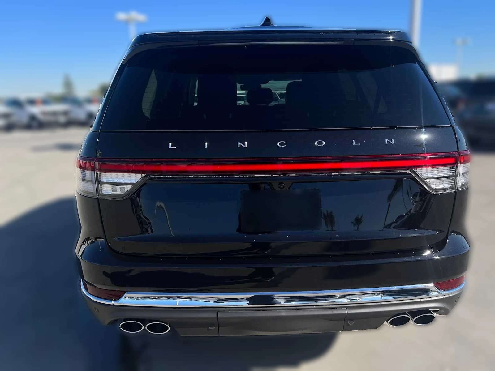 Lincoln Aviator Livery AWD 2026 — side view