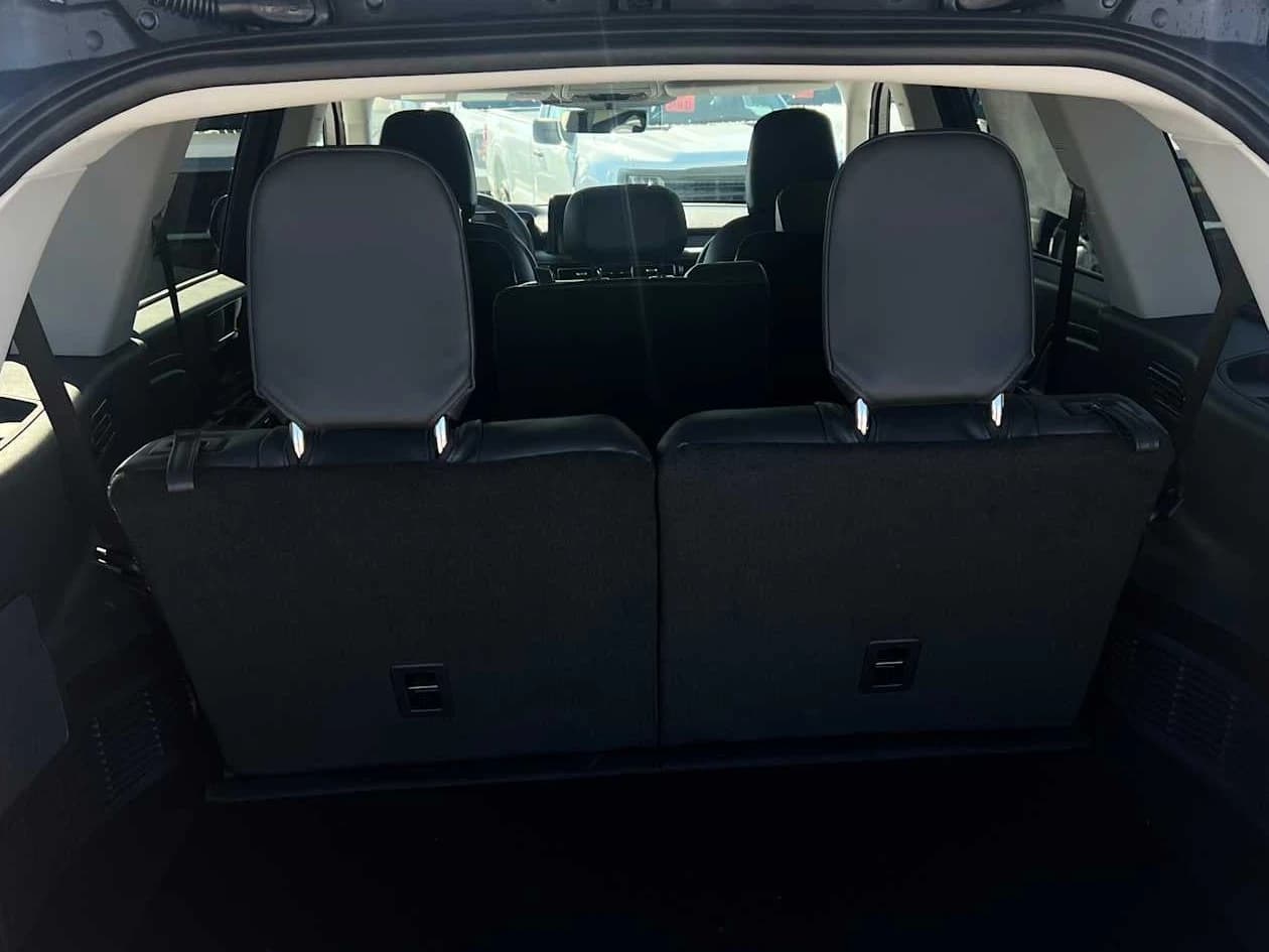 Lincoln Aviator Livery AWD 2026 — side view