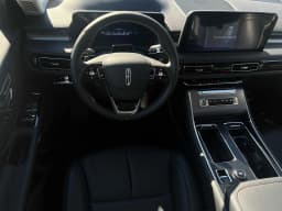 Lincoln Aviator Livery AWD 2026 — side view