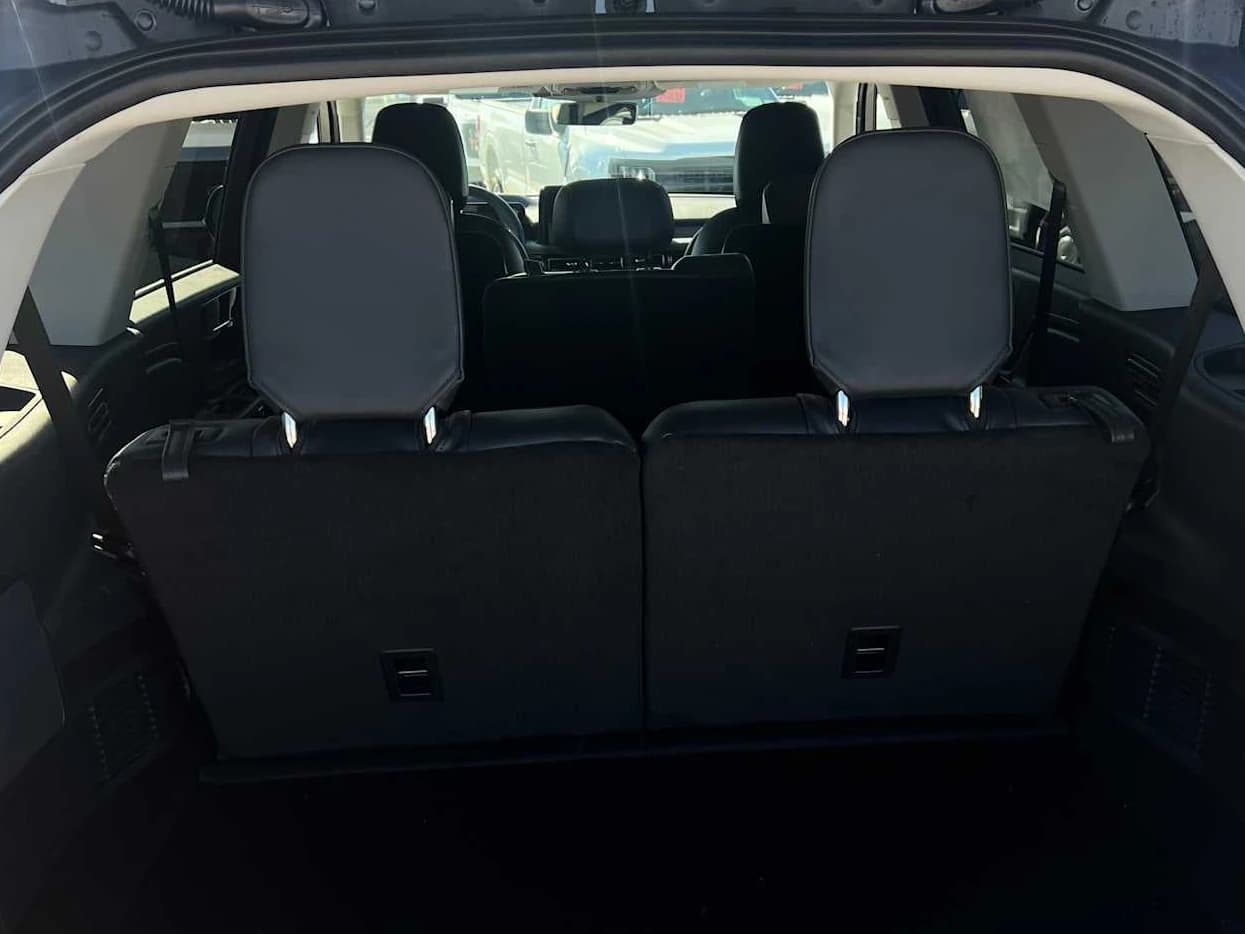 Lincoln Aviator Livery AWD 2026 — side view