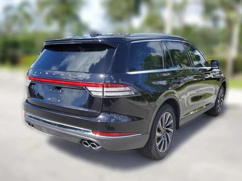 Lincoln Aviator Premiere RWD 2026 — side view