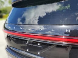 Lincoln Aviator Premiere RWD 2026 — side view
