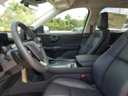 Lincoln Aviator Premiere RWD 2026 — side view