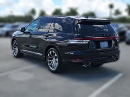 Lincoln Aviator Premiere RWD 2025 — side view
