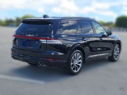 Lincoln Aviator Premiere RWD 2025 — side view