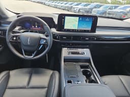 Lincoln Aviator Premiere RWD 2025 — side view