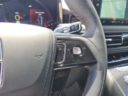 Lincoln Aviator Premiere RWD 2025 — side view