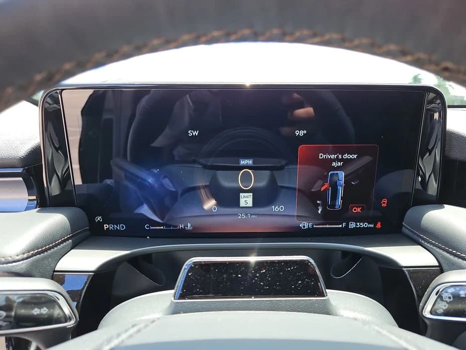 Lincoln Aviator Premiere RWD 2025 — side view