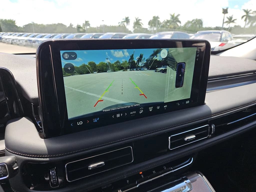 Lincoln Aviator Premiere RWD 2025 — side view