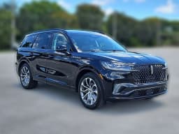 Lincoln Aviator Premiere RWD 2025 — side view
