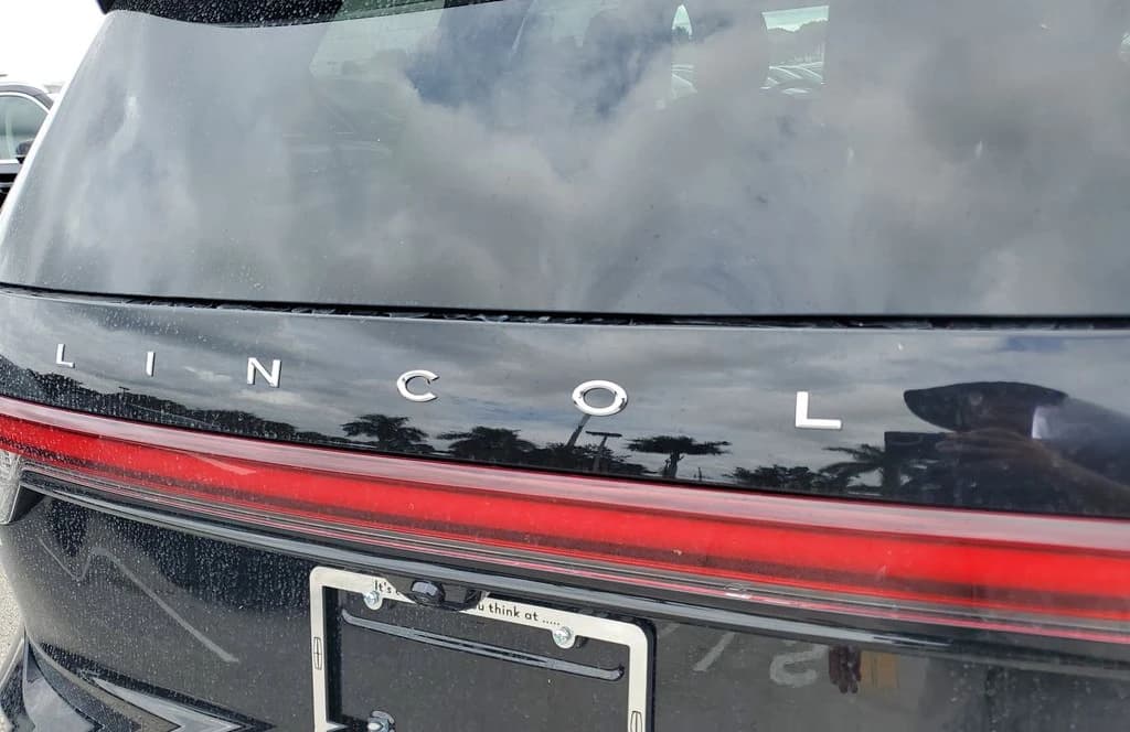 Lincoln Aviator Premiere RWD 2025 — side view