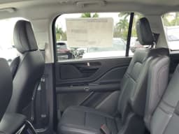 Lincoln Aviator Premiere RWD 2025 — side view