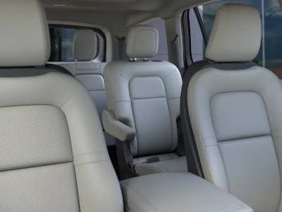 Lincoln Aviator Premiere AWD 2026 — side view