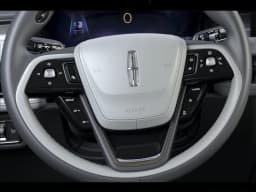 Lincoln Aviator Premiere AWD 2026 — side view