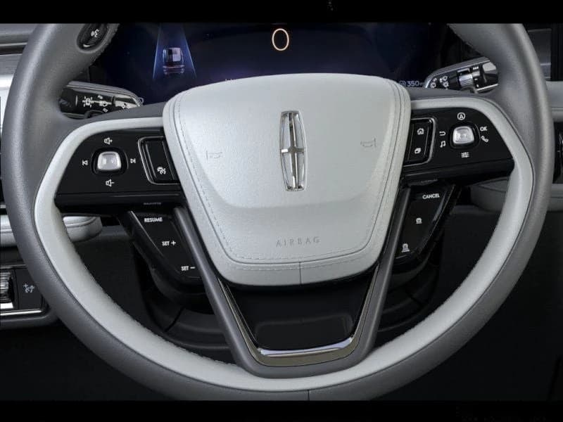 Lincoln Aviator Premiere AWD 2026 — side view