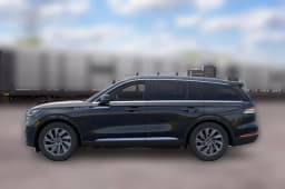 Lincoln Aviator Premiere AWD 2026 — side view