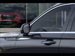 Lincoln Aviator Premiere AWD 2026 — side view