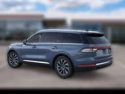 Lincoln Aviator Premiere AWD 2026 — side view