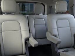 Lincoln Aviator Premiere AWD 2026 — side view