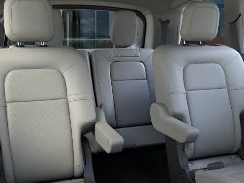 Lincoln Aviator Premiere AWD 2026 — side view