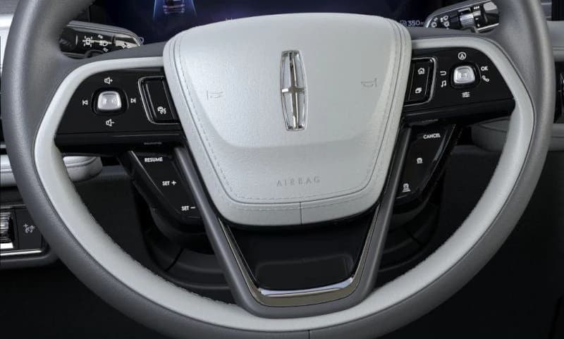 Lincoln Aviator Premiere AWD 2026 — side view