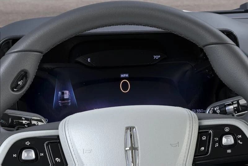 Lincoln Aviator Premiere AWD 2026 — side view