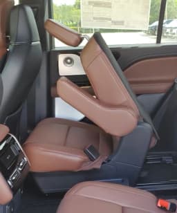 Lincoln Aviator Reserve RWD 2026 — side view