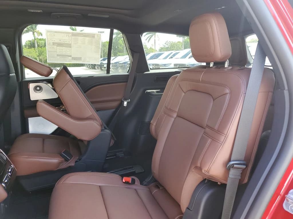 Lincoln Aviator Reserve RWD 2026 — side view