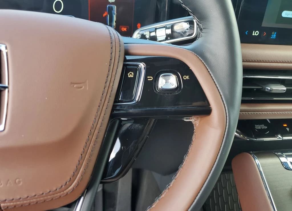 Lincoln Aviator Reserve RWD 2026 — side view