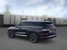 Lincoln Aviator Reserve AWD 2025 — side view
