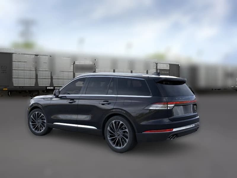 Lincoln Aviator Reserve AWD 2025 — side view