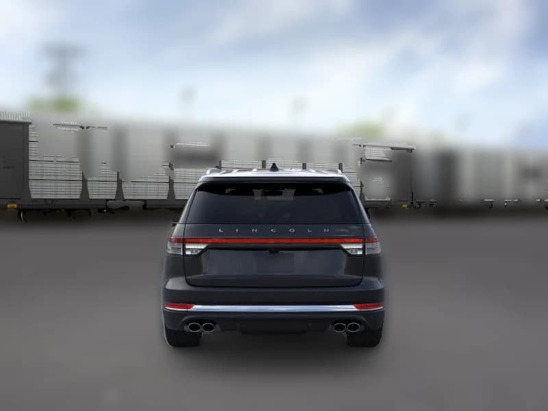 Lincoln Aviator Reserve AWD 2025 — side view